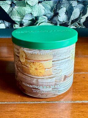NEW HUMMINGBIRD TEA CAKE 3-Wick Candle Bath and Body Works